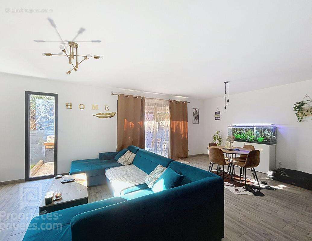 Maison à POURRIERES