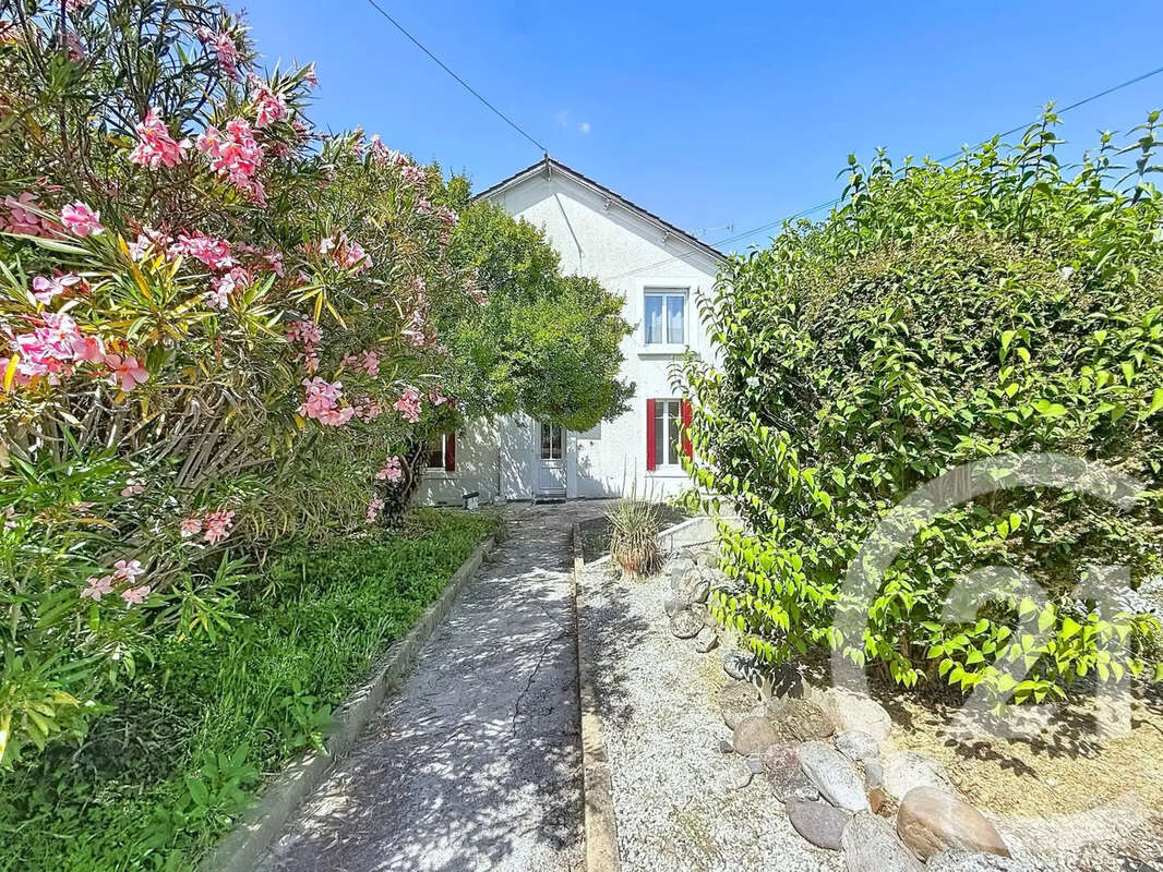 Maison à GOND-PONTOUVRE