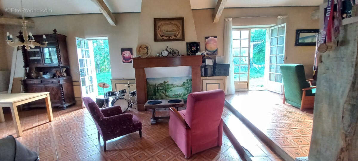 Maison à MAUVEZIN