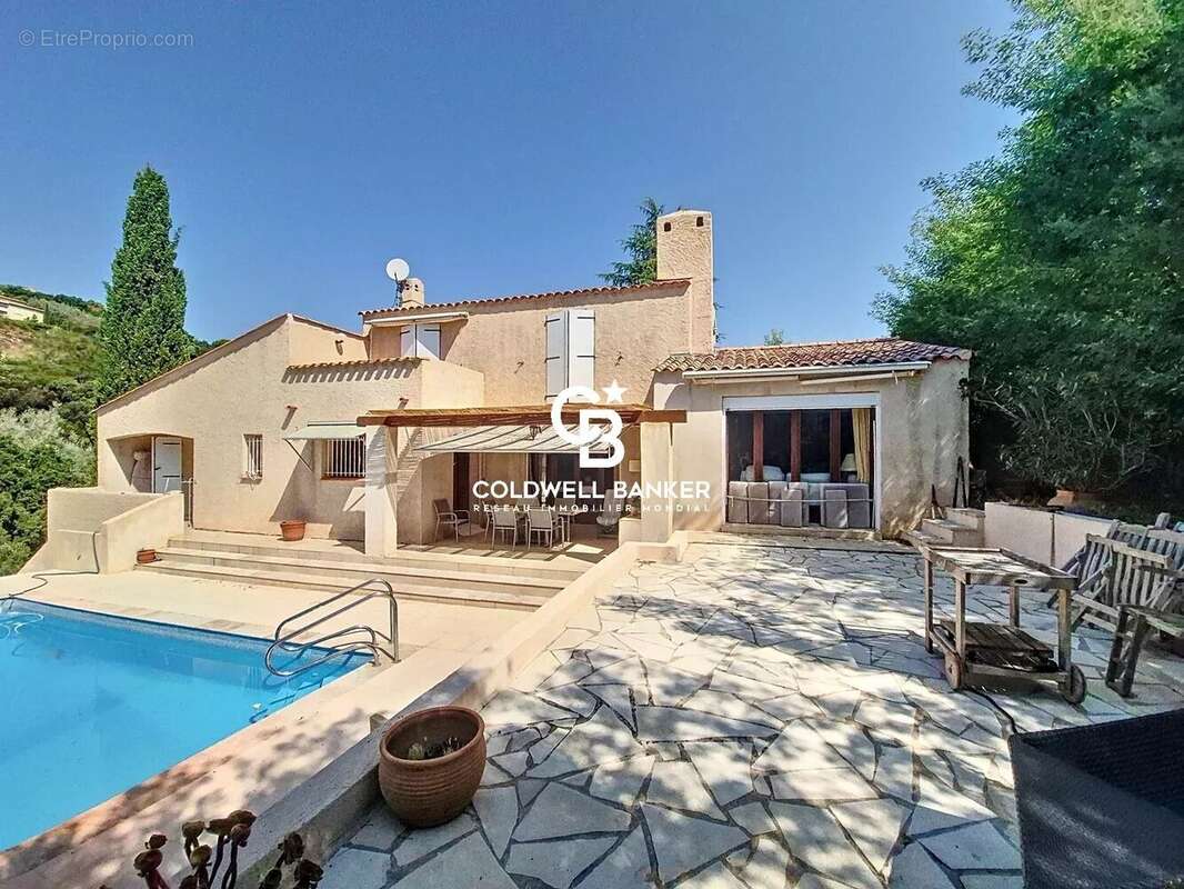 Maison à LES ISSAMBRES