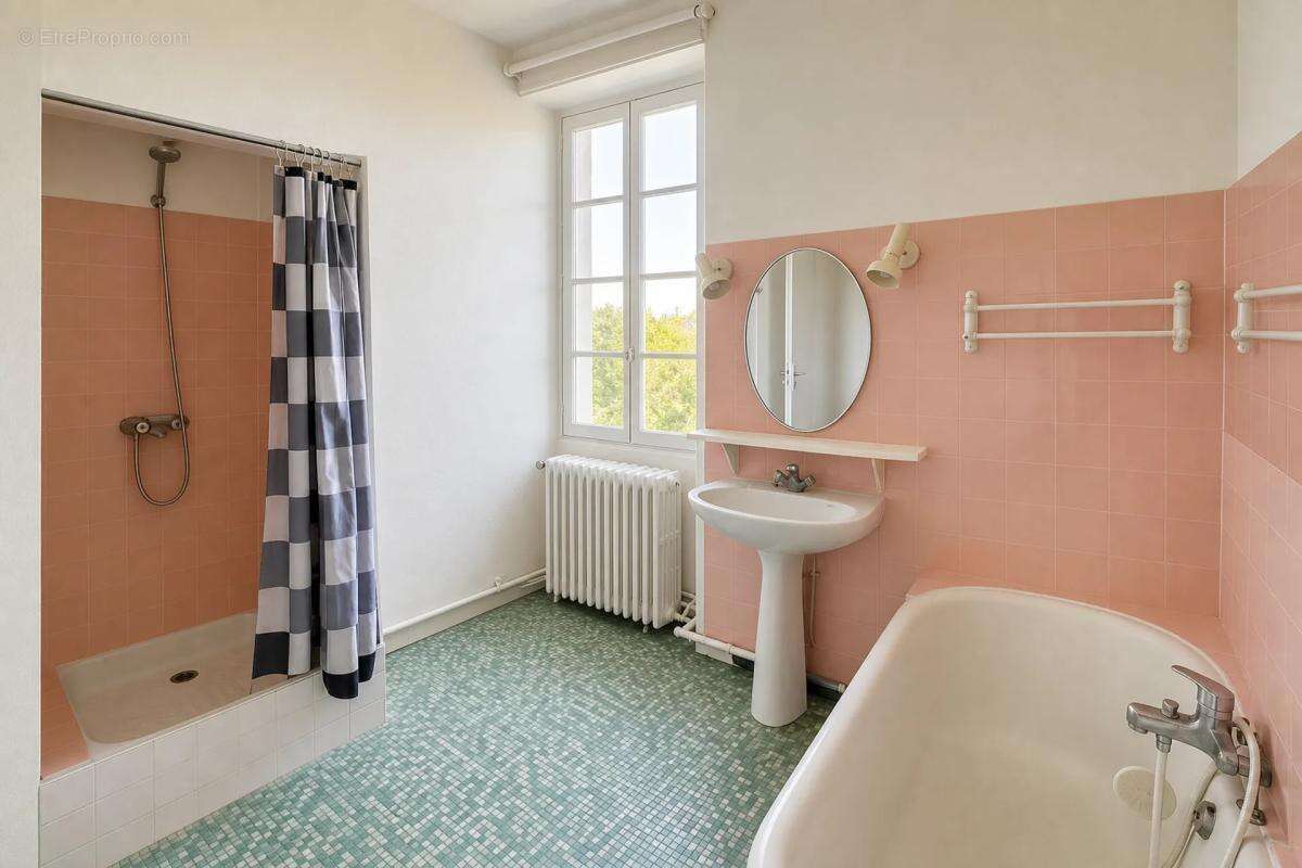 Maison à LE HOUGA