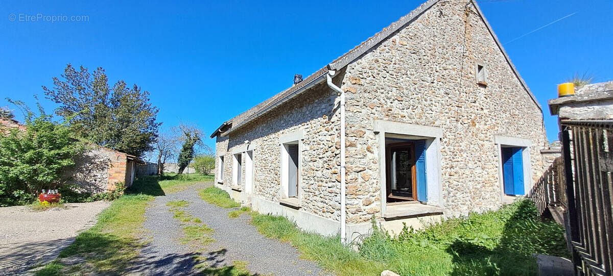 Maison à ETAMPES