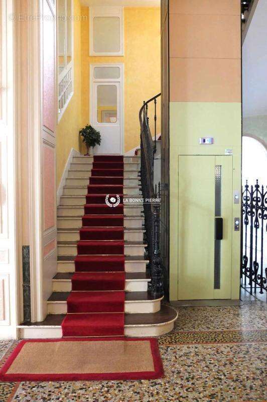 Commerce à PLOMBIERES-LES-BAINS