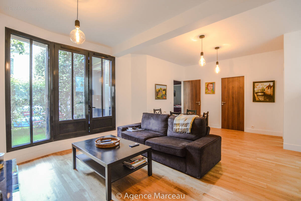Appartement à COURBEVOIE