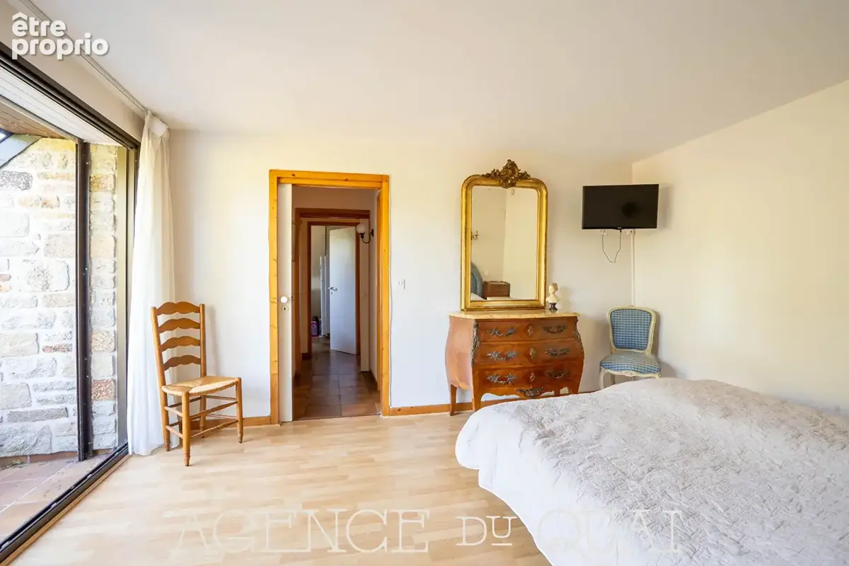 A vendre à Concarneau - Maison d'architecte 200m² sur plus de 4500 m² de terrain clos. - photo 7
