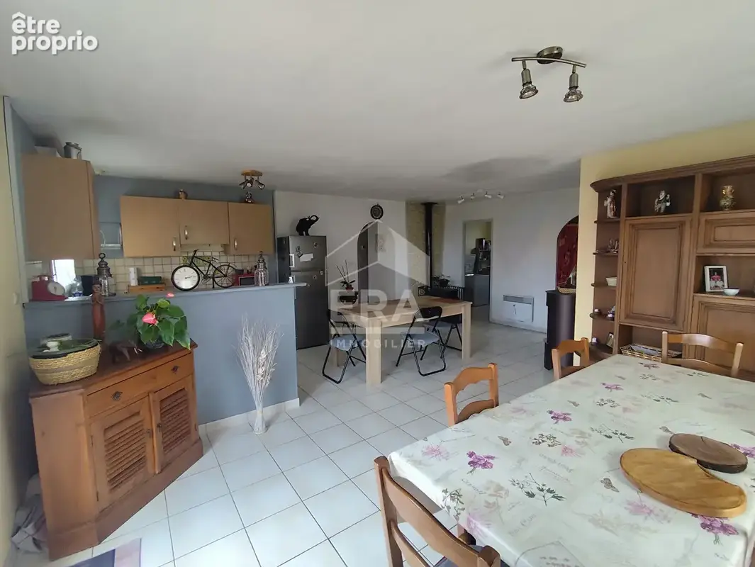 Maison 106 m² à Roumazieres-Loubert  - photo 3