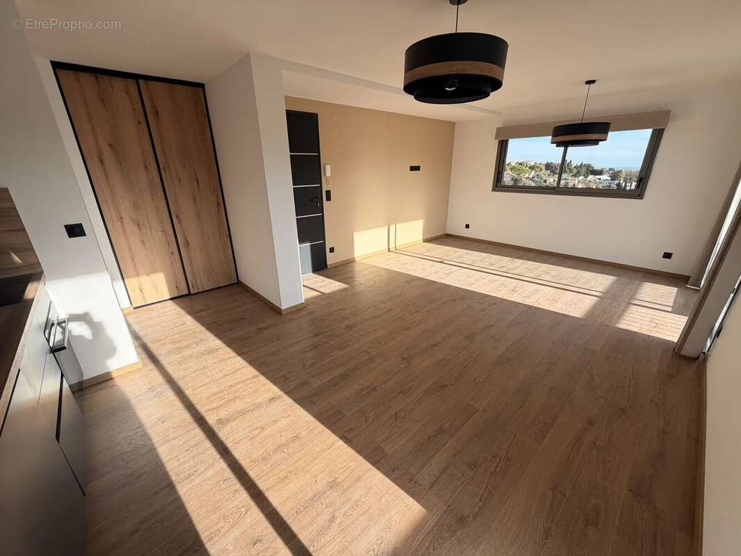 Appartement à VENCE