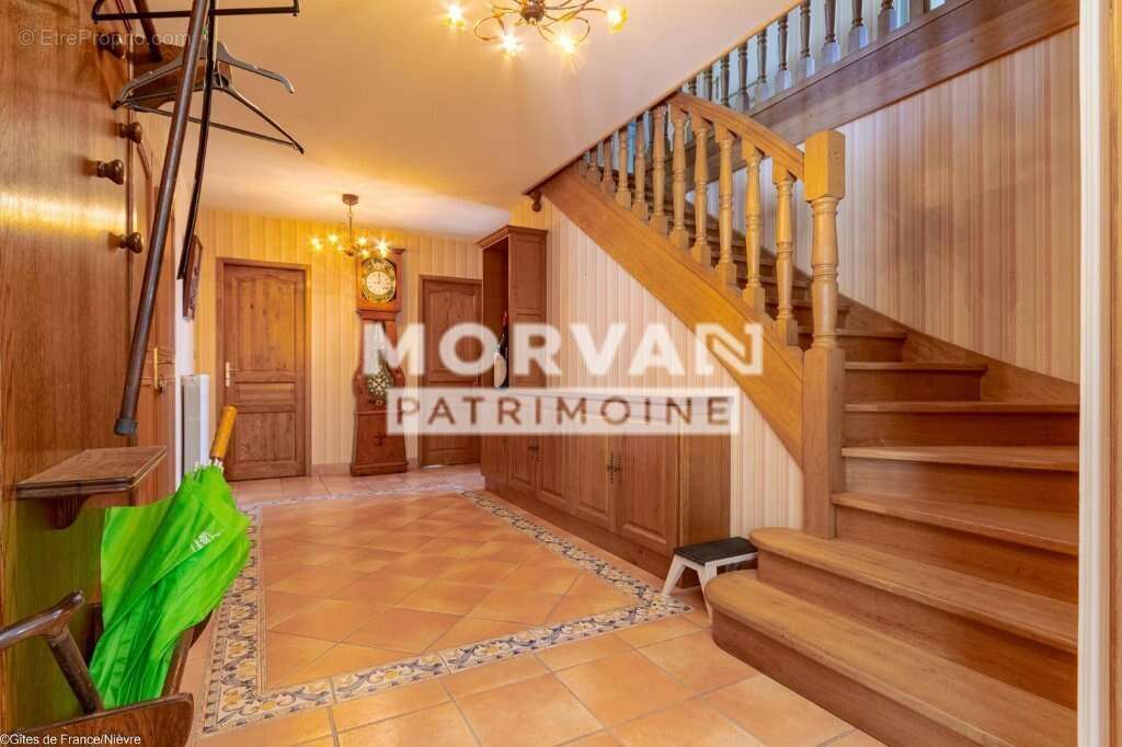 Maison à CHATEAU-CHINON(VILLE)