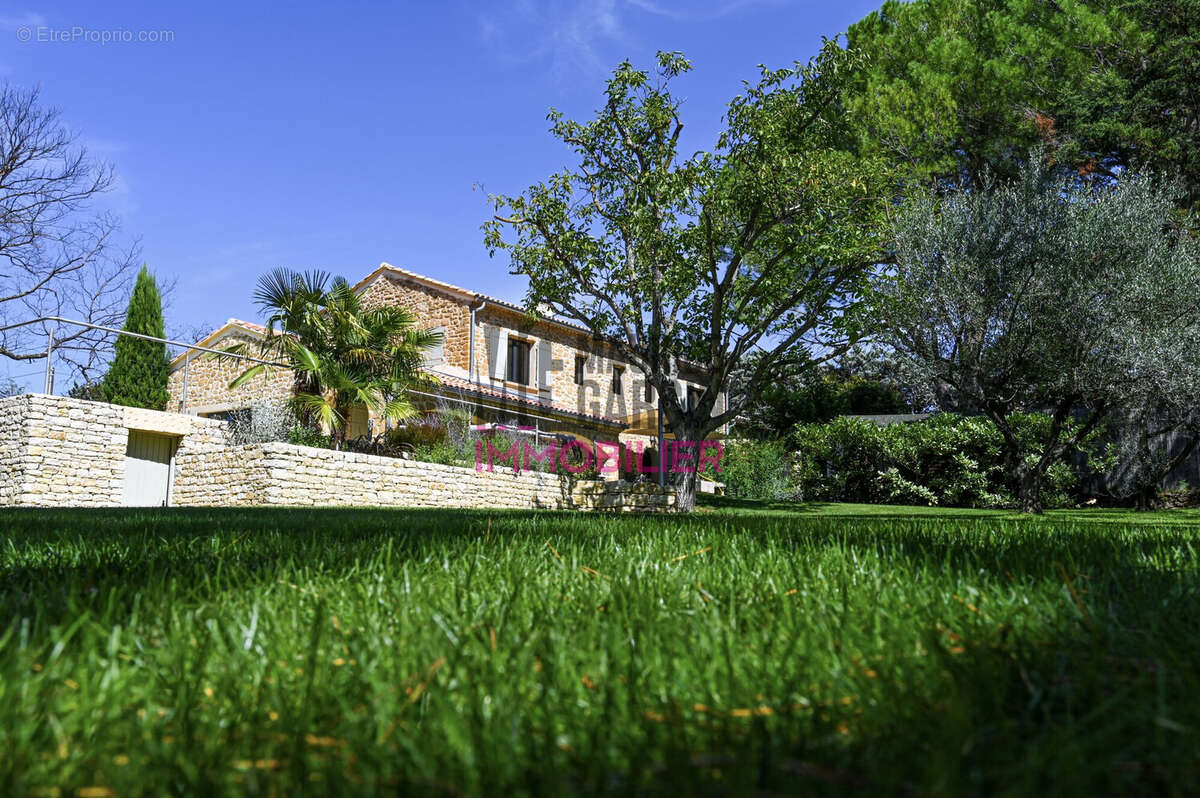 Maison à VAISON-LA-ROMAINE