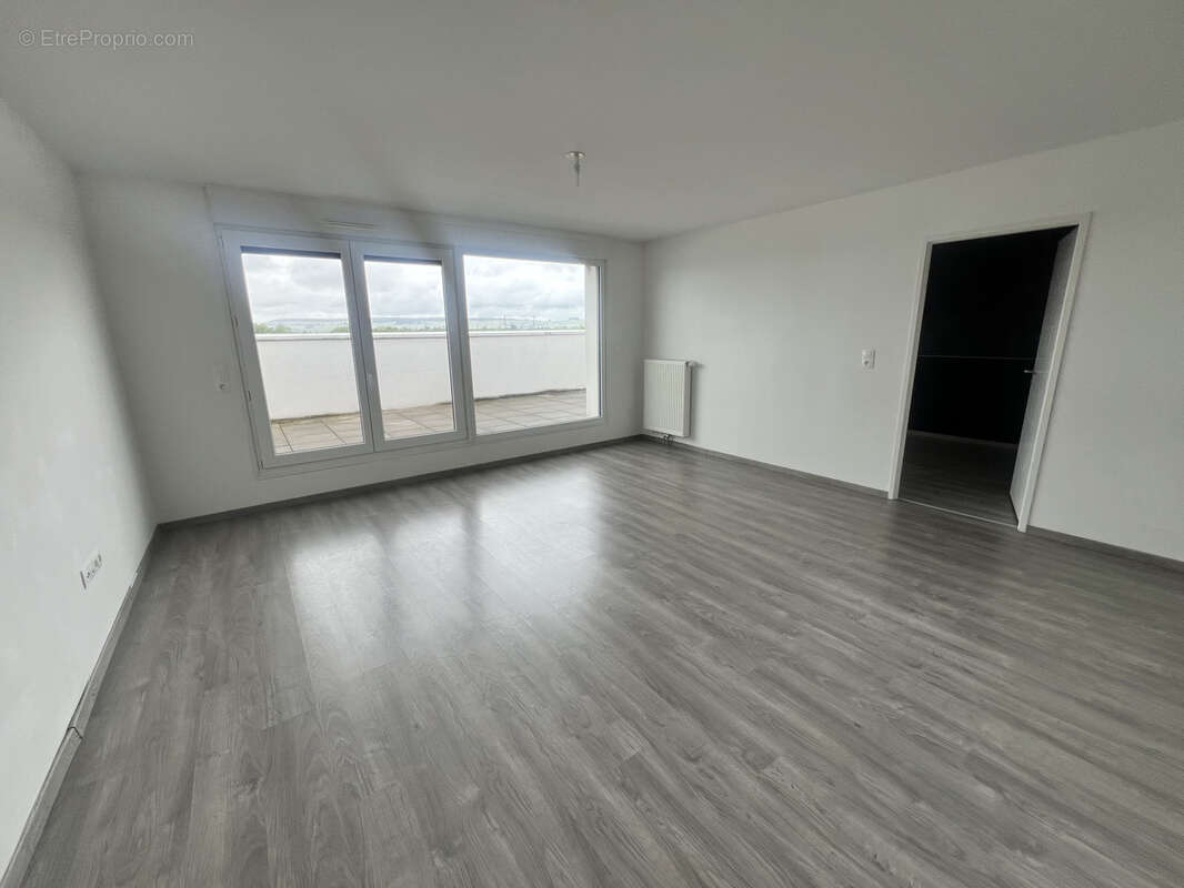 Appartement à BEZANNES