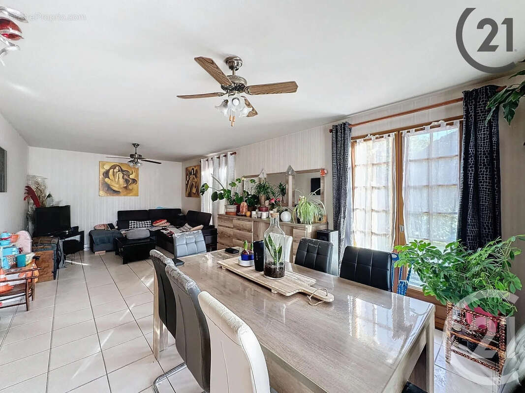 Maison à SAINTE-SAVINE