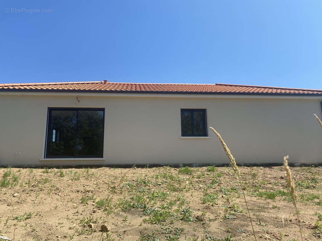 Maison à SERMENTIZON