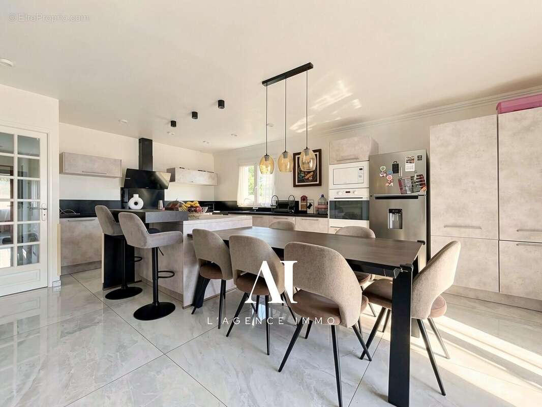 Maison 116 m² à Charnoz-Sur-Ain  - photo 7