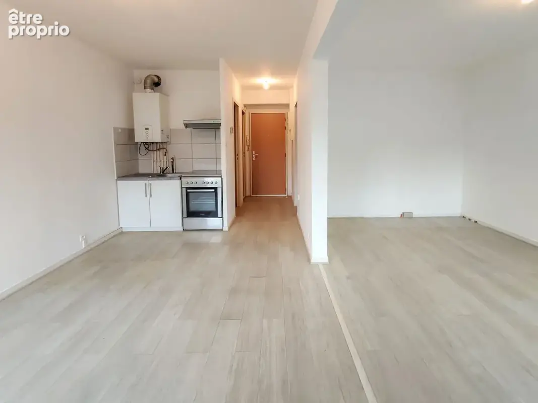 Appartement T1 à vendre à Saint Barthelemy d'Anjou avec stationnement - photo 1