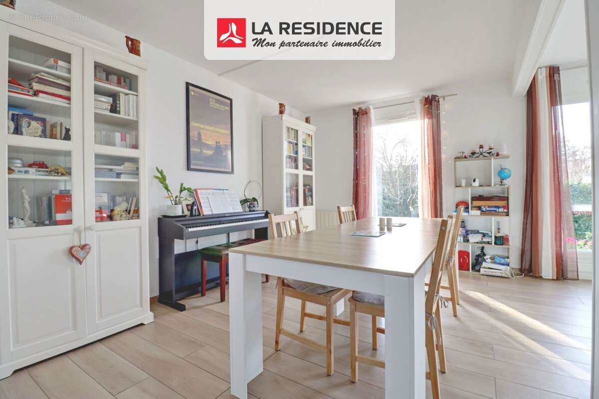 Maison à VERNEUIL-SUR-SEINE