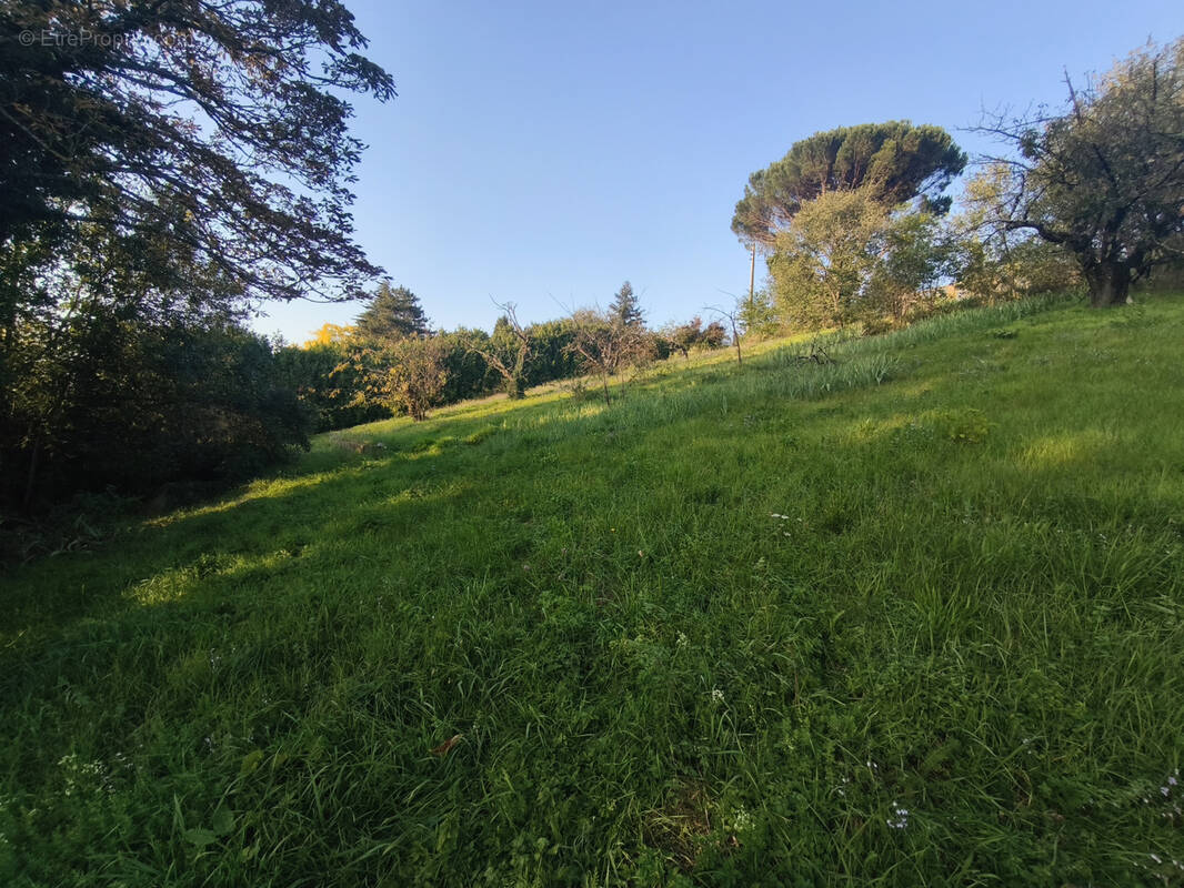 Terrain à GRIGNY