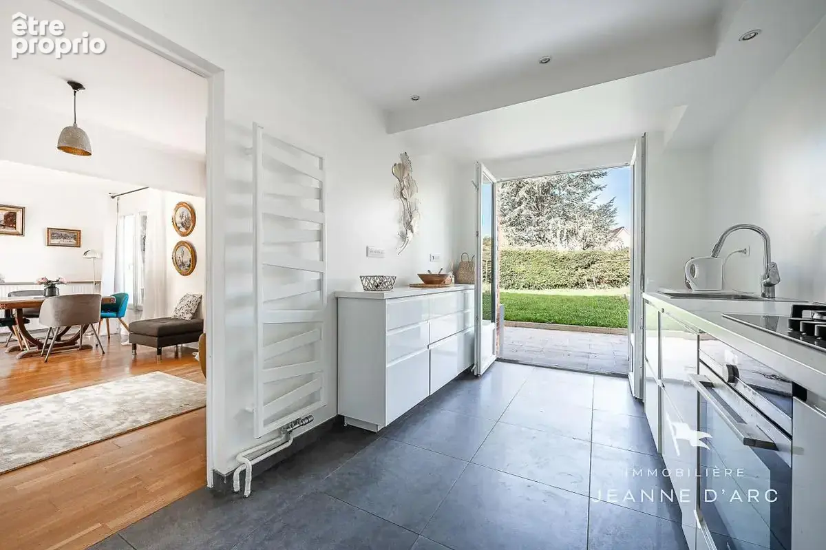 Les Loges-en-Josas – Maison familiale de 190 m², 5 chambres et jardin - photo 7