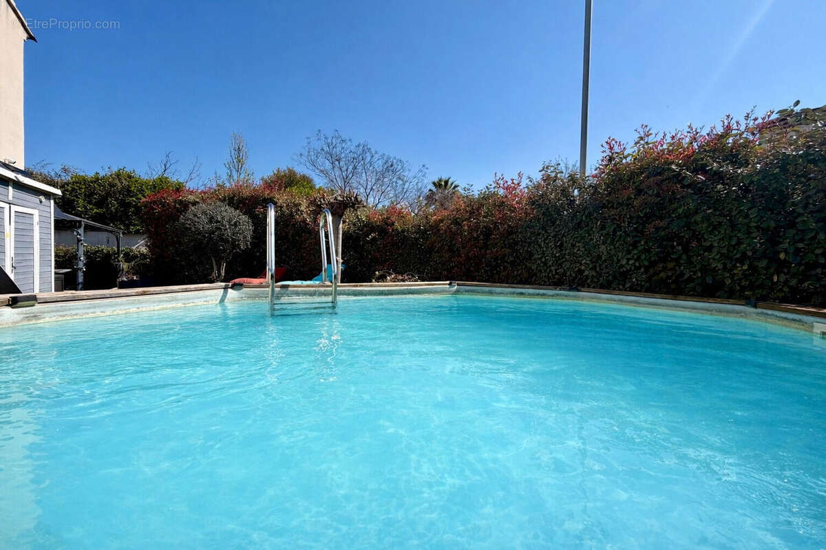 Maison à CHATEAUNEUF-LES-MARTIGUES