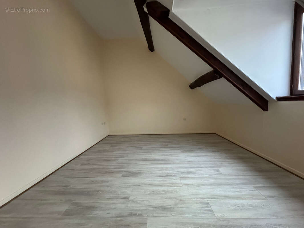 Appartement à LA CHAPELLE-EN-SERVAL