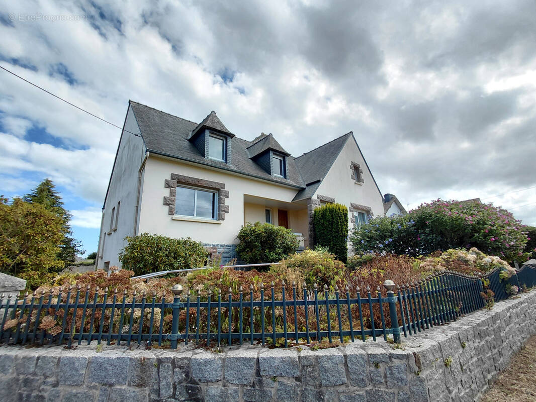 Maison à LANVOLLON