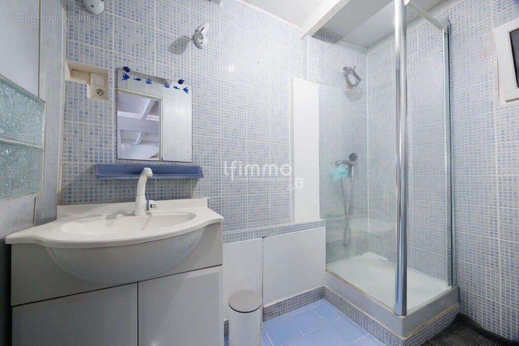 Maison à SIMIANE-COLLONGUE