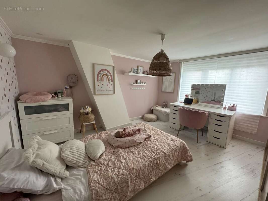 Maison à NEUVILLE-EN-FERRAIN