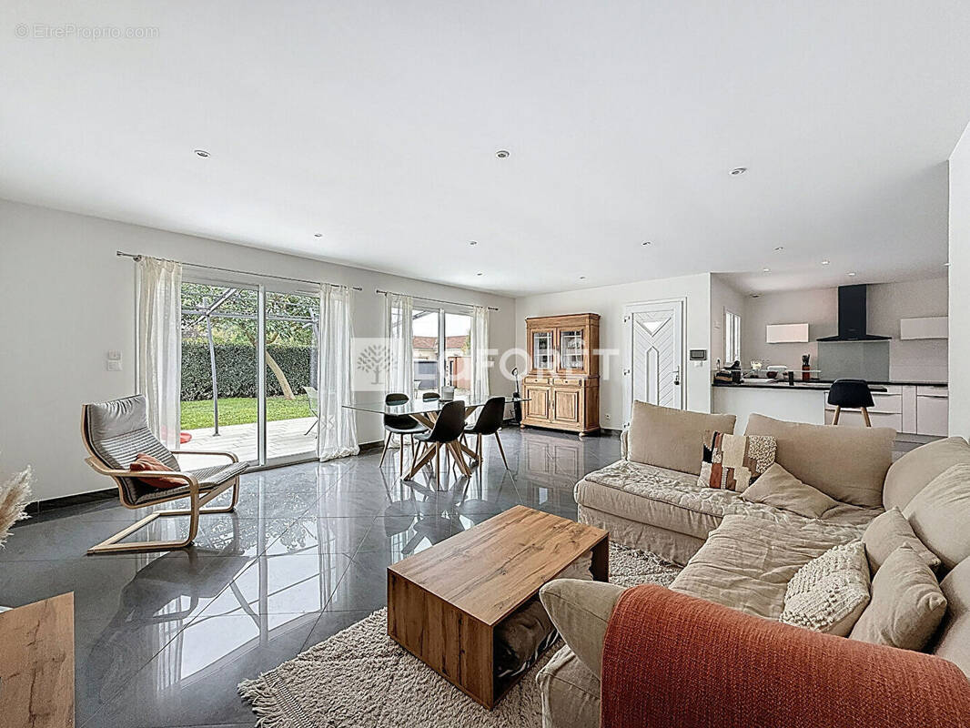 Maison à L&#039;ABERGEMENT-CLEMENCIAT