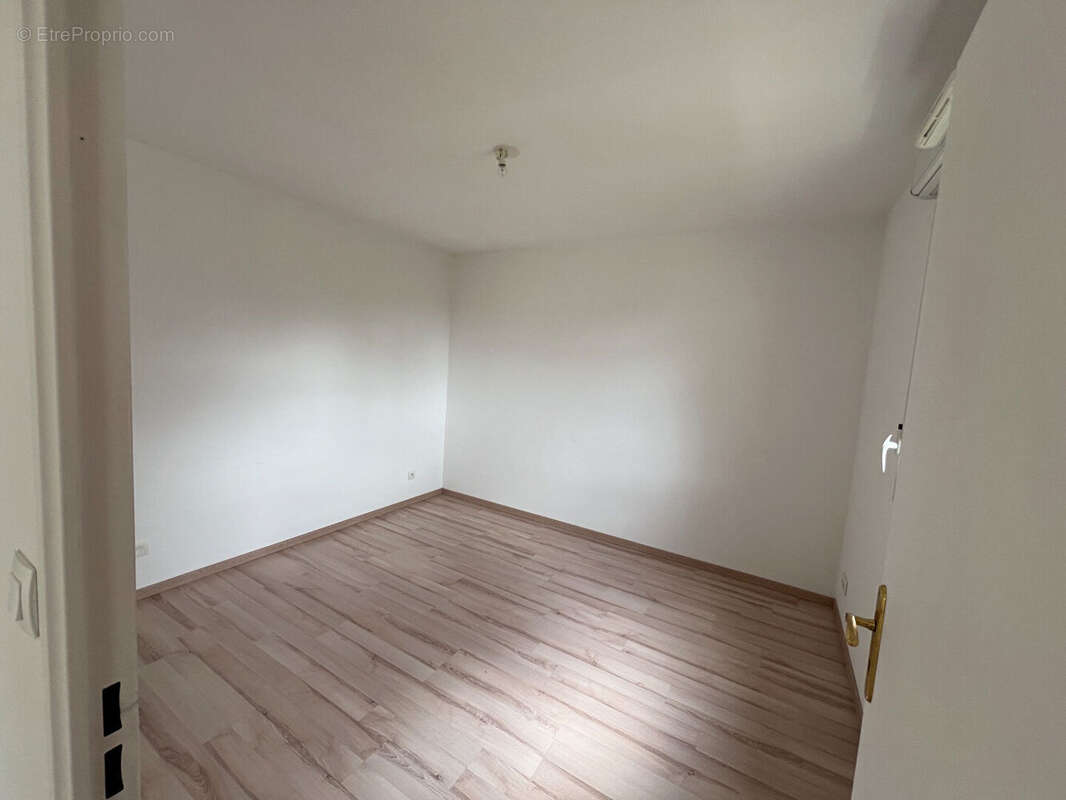 Appartement à LE MESNIL-ESNARD