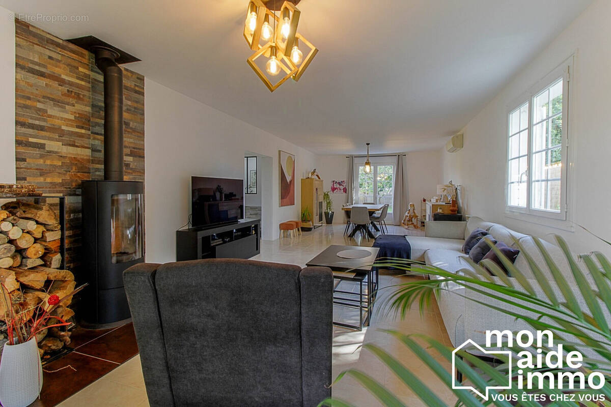 Maison à SAINT-MEDARD-D'AUNIS