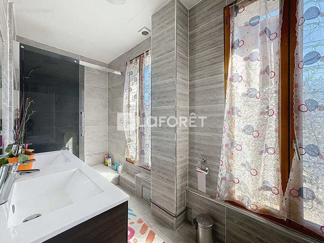 Maison à BONNEUIL-SUR-MARNE