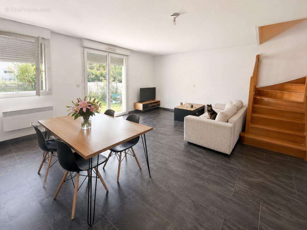LECTOURE, non loin du centre ville, maison avec trois chambres, jardin et garage - photo 2