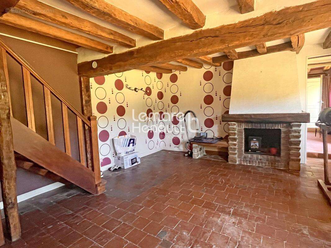 Maison à AUNAY-SOUS-CRECY