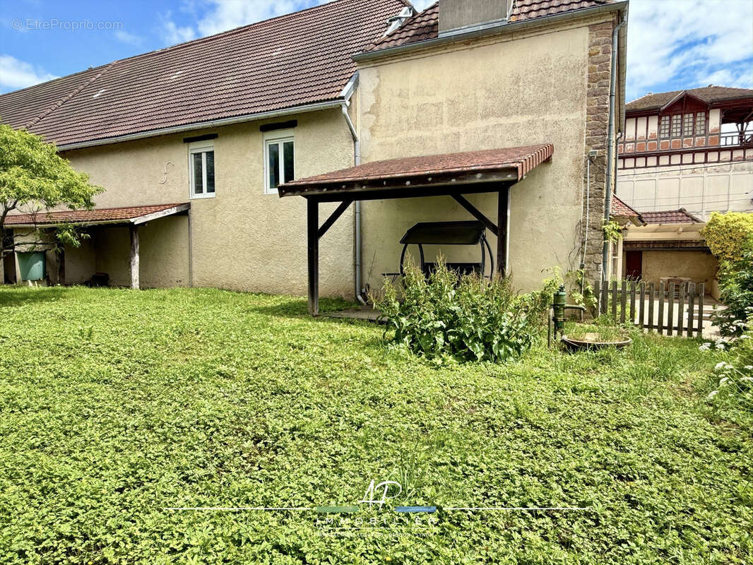 Maison à LAMARCHE-SUR-SAONE