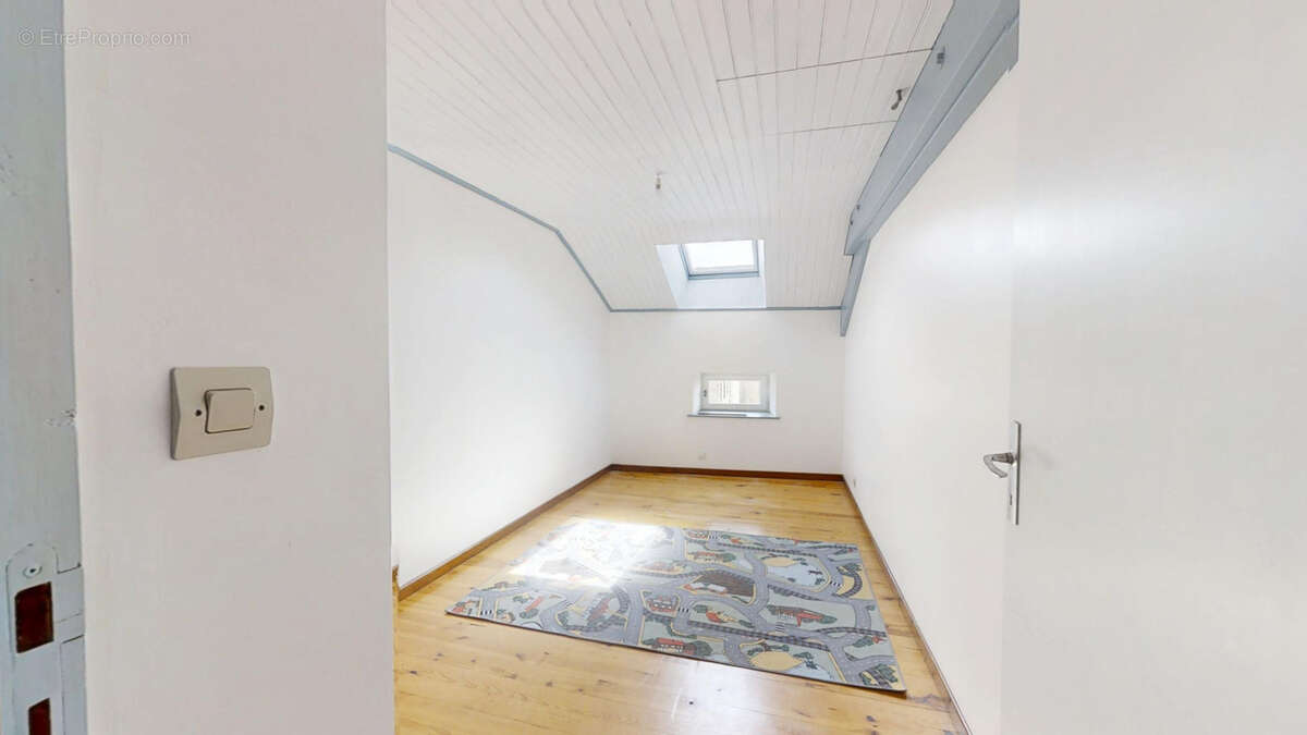 Maison à MONTREGARD