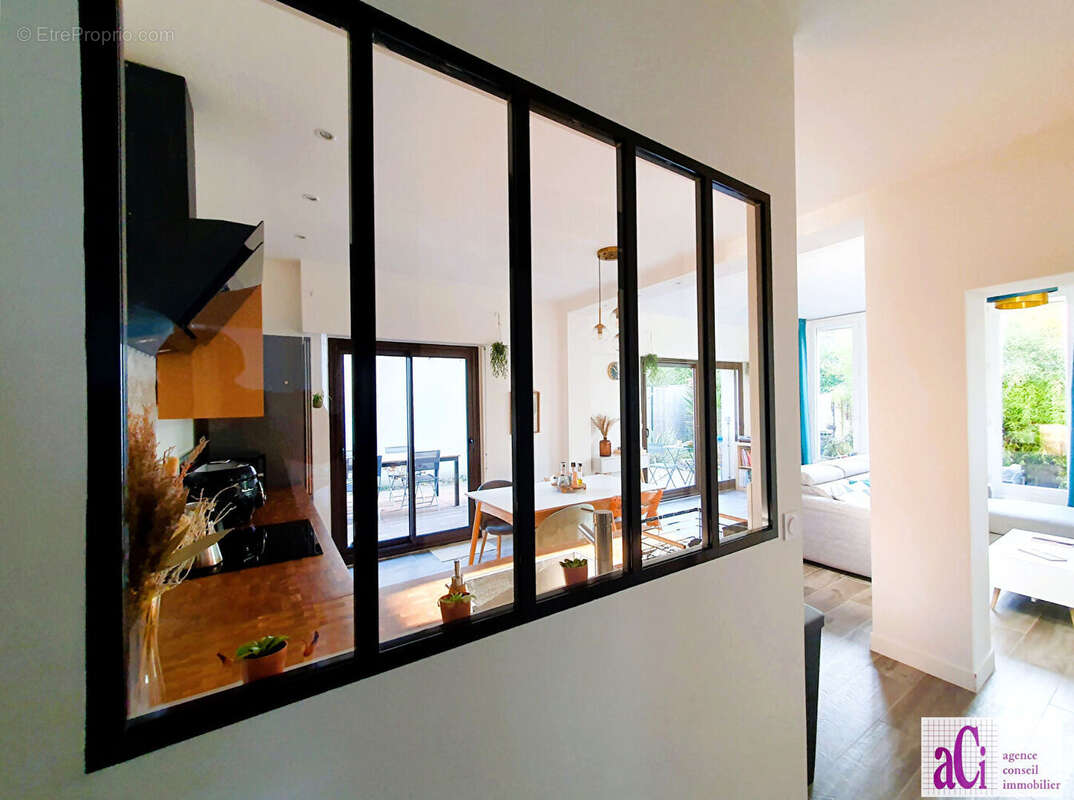 Appartement à L'HAY-LES-ROSES