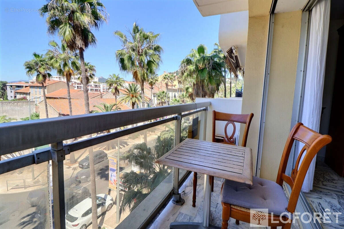 Appartement à HYERES
