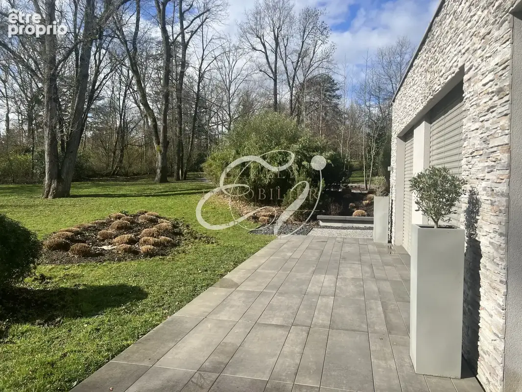 Vente ecully 69130 maison architecte recente 7 pieces etat exceptionnel calme belles prestations - photo 2