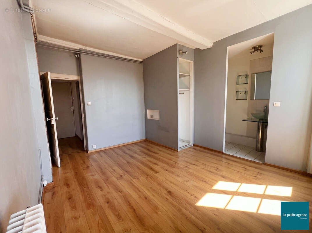 Appartement 46 m² à Caen  - photo 3