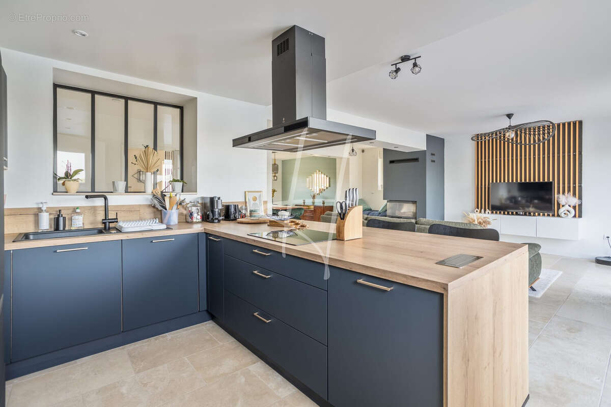 Maison à CHARLY-ORADOUR