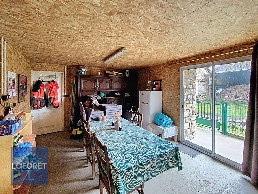 Maison à SAINT-CHRISTOPHE-DES-BOIS