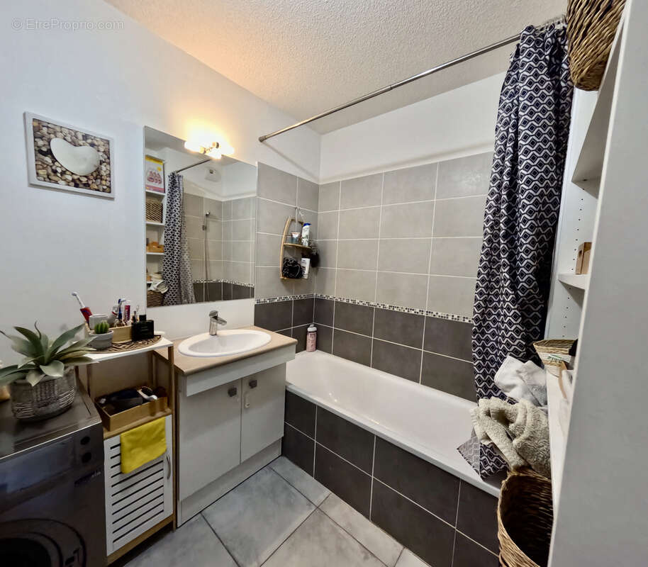 Appartement à CUERS