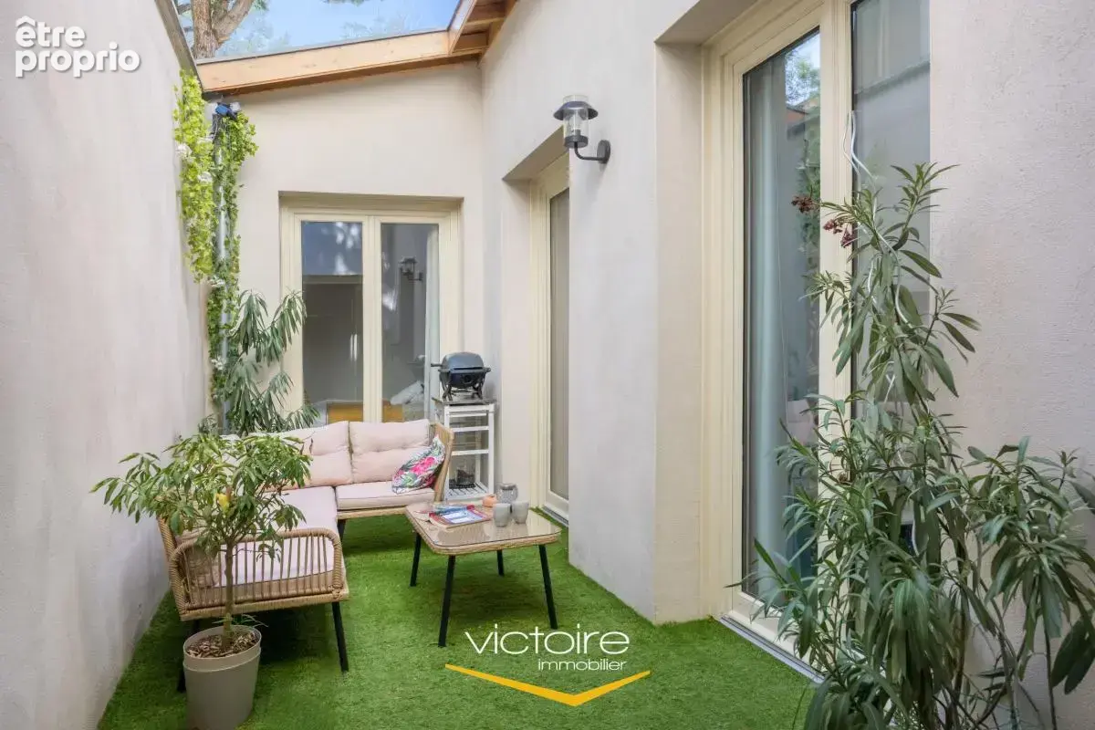 LYON 3 MONTCHAT –  Spacieux T4 119 M² (transformable en T5) avec PATIO PRIVATIF - photo 18