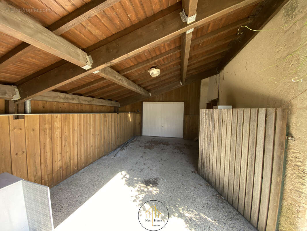 Maison de caractère à Chalais : volumes et charme du bois pour toute la famille - photo 14