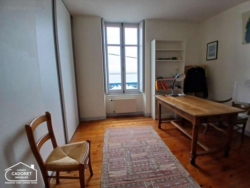   - Maison à PAIMBOEUF