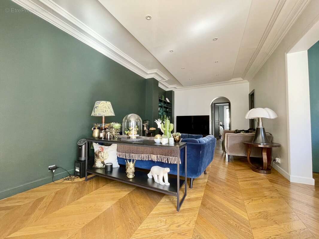 Appartement à PARIS-10E