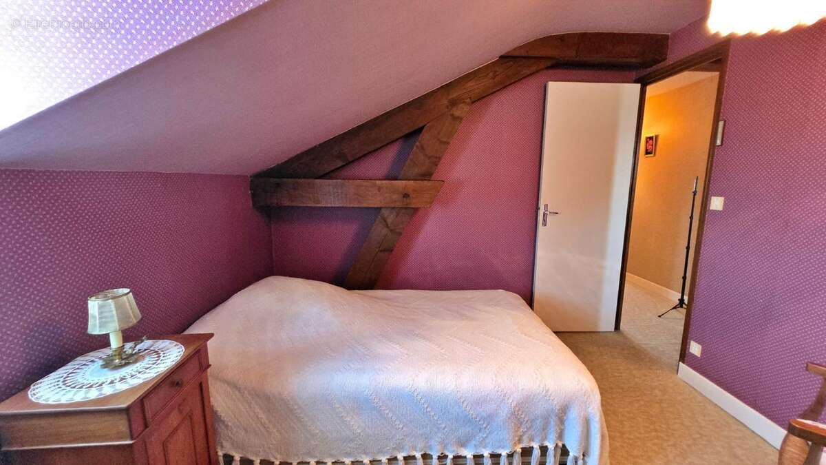 Maison à vendre 7 pièces + Garage + Jardin - Centre-Bourg ORADOUR SUR GLANE (87) - photo 5