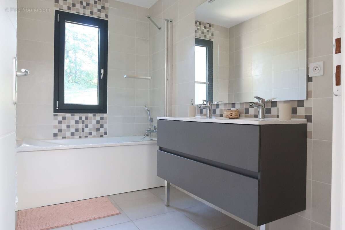 Maison à SAINT-HEAND