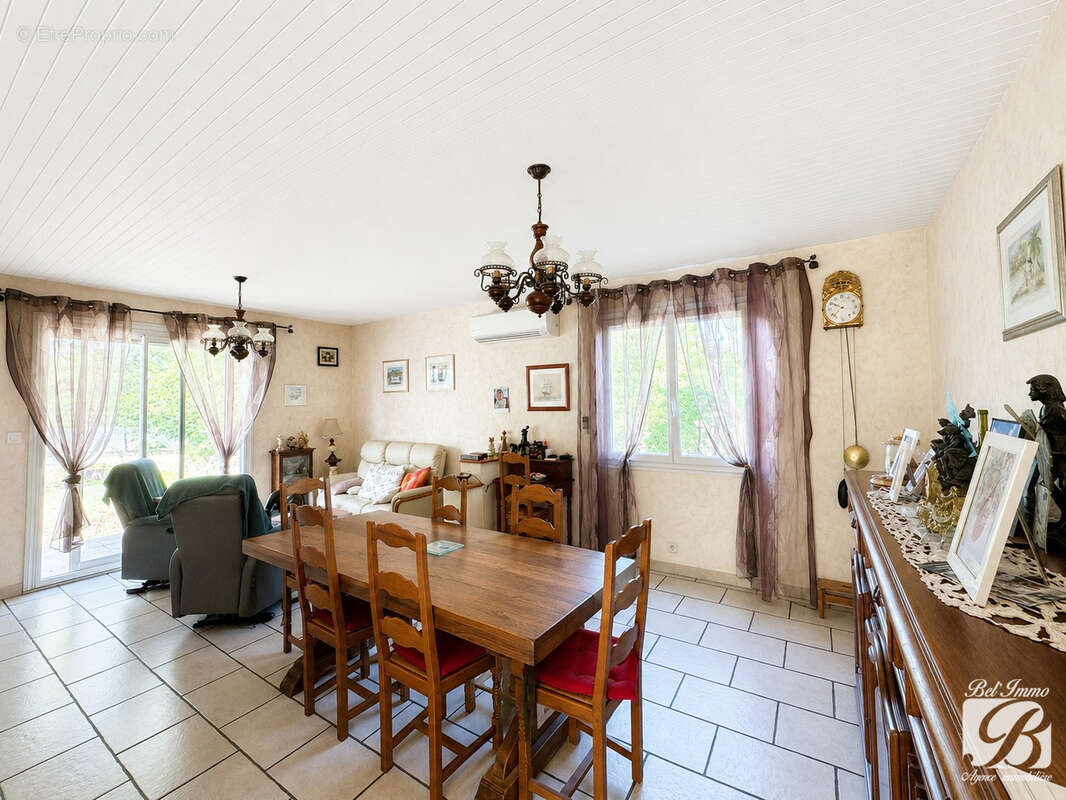 Maison à SAINT-ROMAIN-DE-JALIONAS