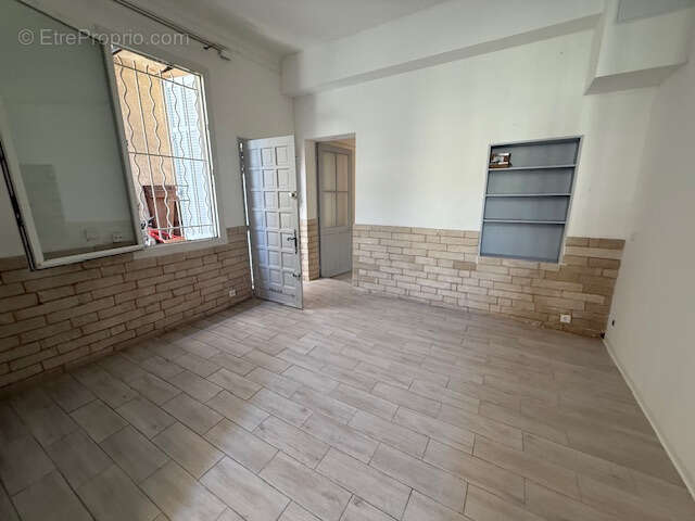Appartement à MARSEILLE-4E