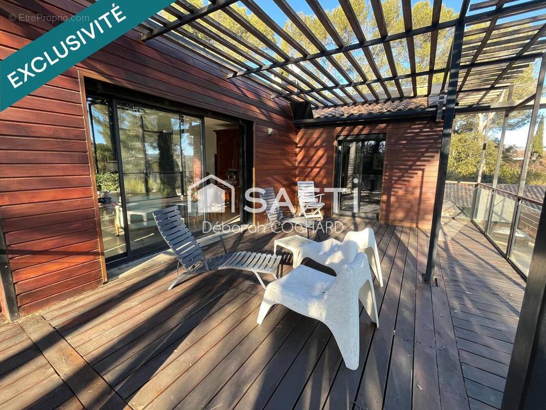 Photo 1 - Maison à SAINT-CLEMENT-DE-RIVIERE